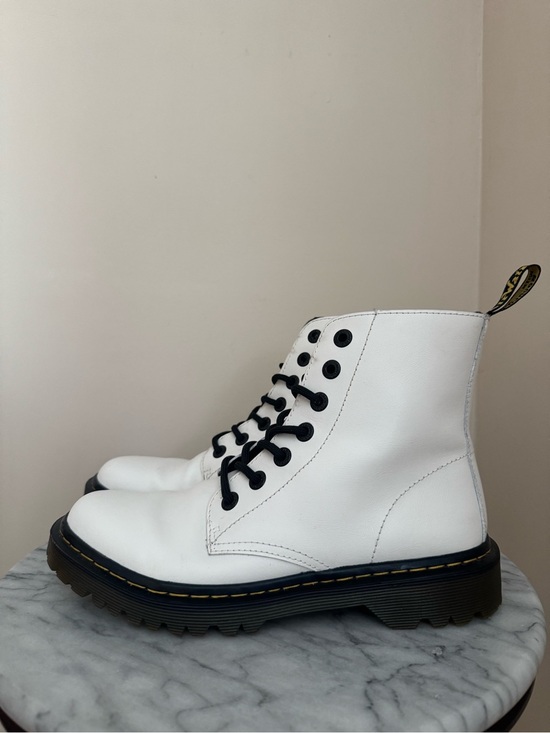 Dr. Martens Shoes - Dr. Martens Luana White Leather Combat Boots Size 8 Women AW004 Lace Up